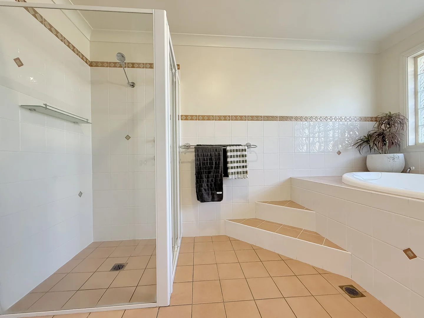 Additional image 20 of 6 Scott Place, Young NSW 2594