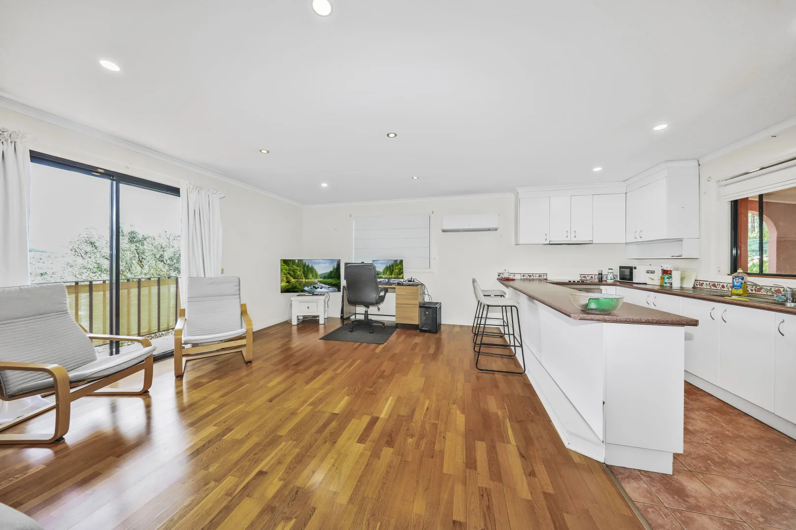 Additional image 7 of 53A & 53B Howick Street, Tumut NSW 2720