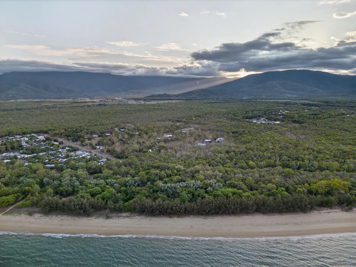 Additional image 19 of 295 Ocean Parade, Balgal Beach QLD 4816