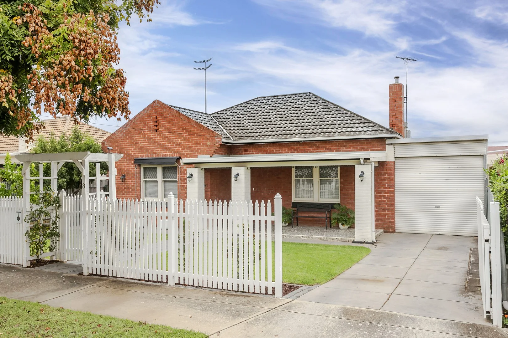 8 Fairweather Avenue, Woodville South SA 5011