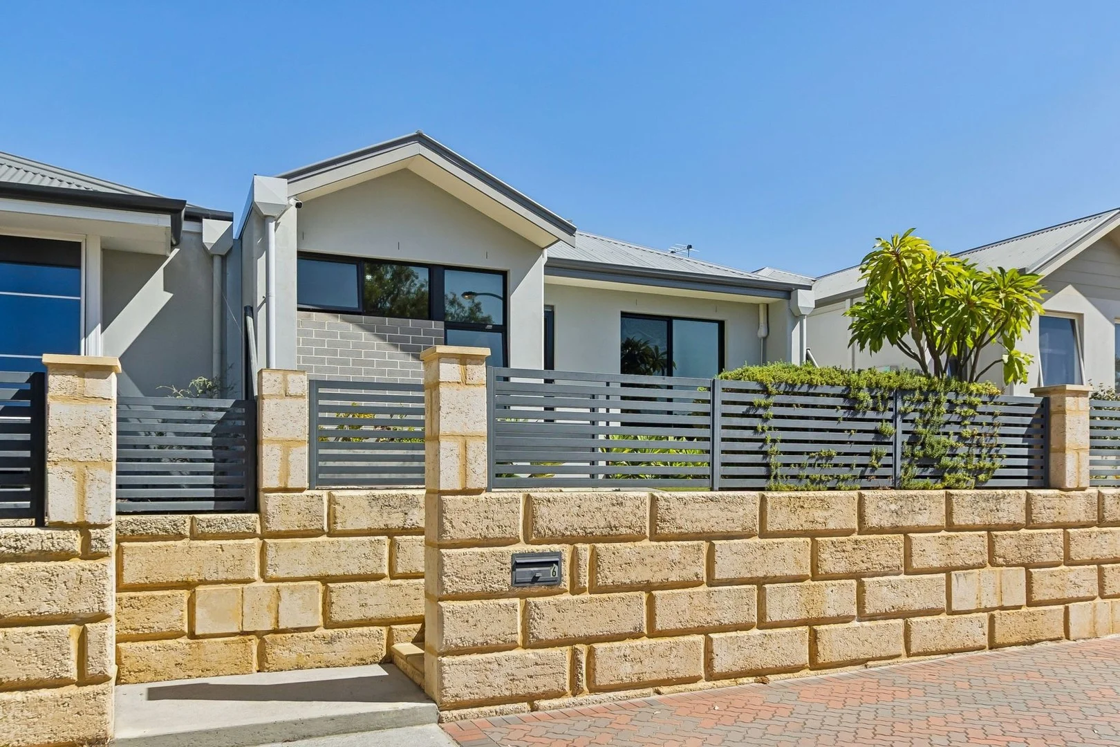6 Luxhay Parkway, Aveley WA 6069