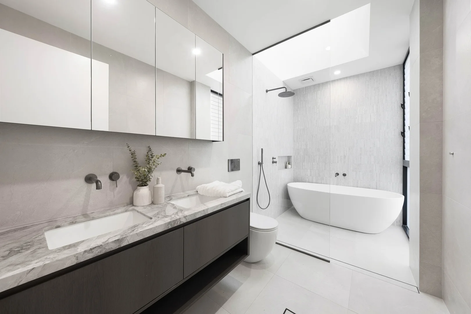 Additional image 14 of 5b Cooks Avenue, Canterbury NSW 2193