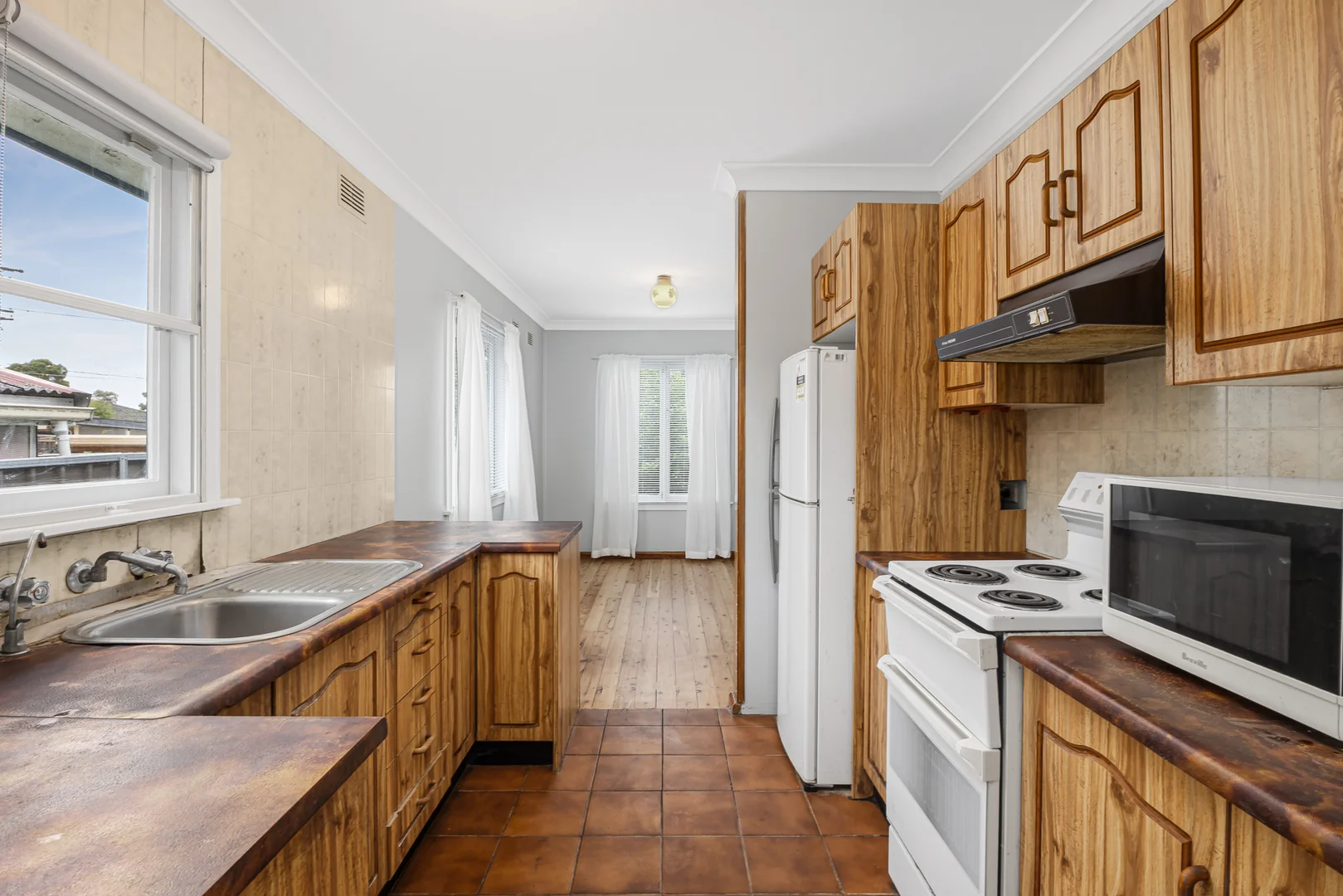 Additional image 3 of 24 Mindanao Avenue, Lethbridge Park NSW 2770