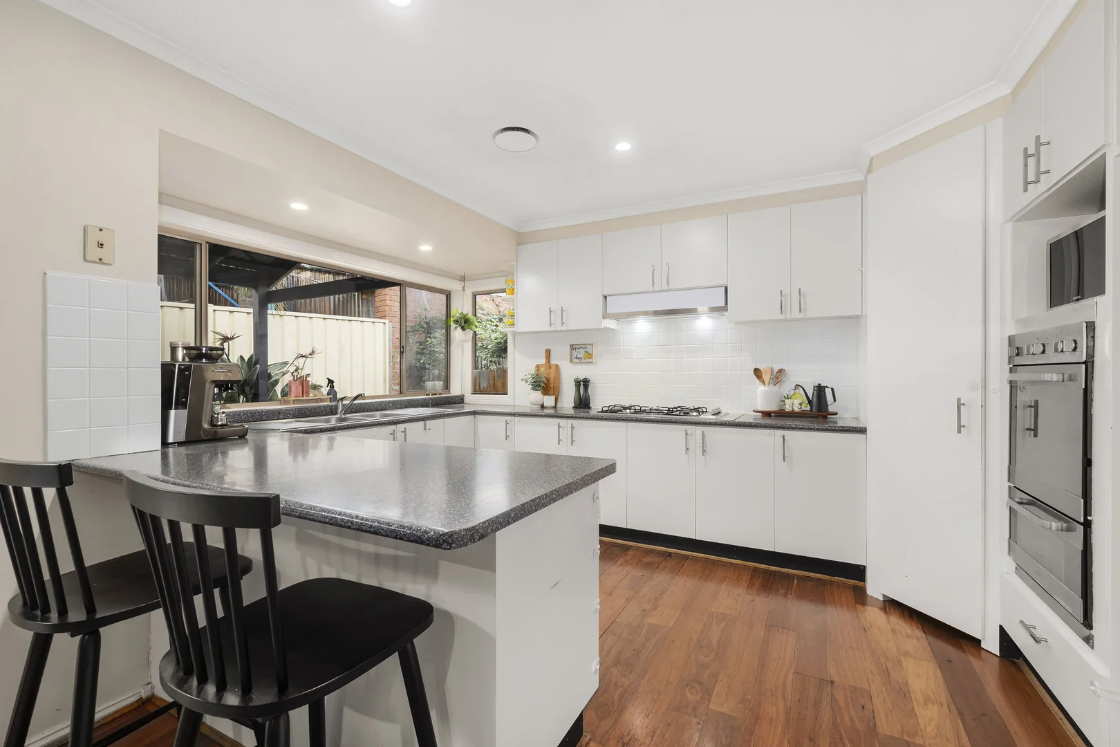 11 Grenda Drive, Mill Park VIC 3082 photo 4