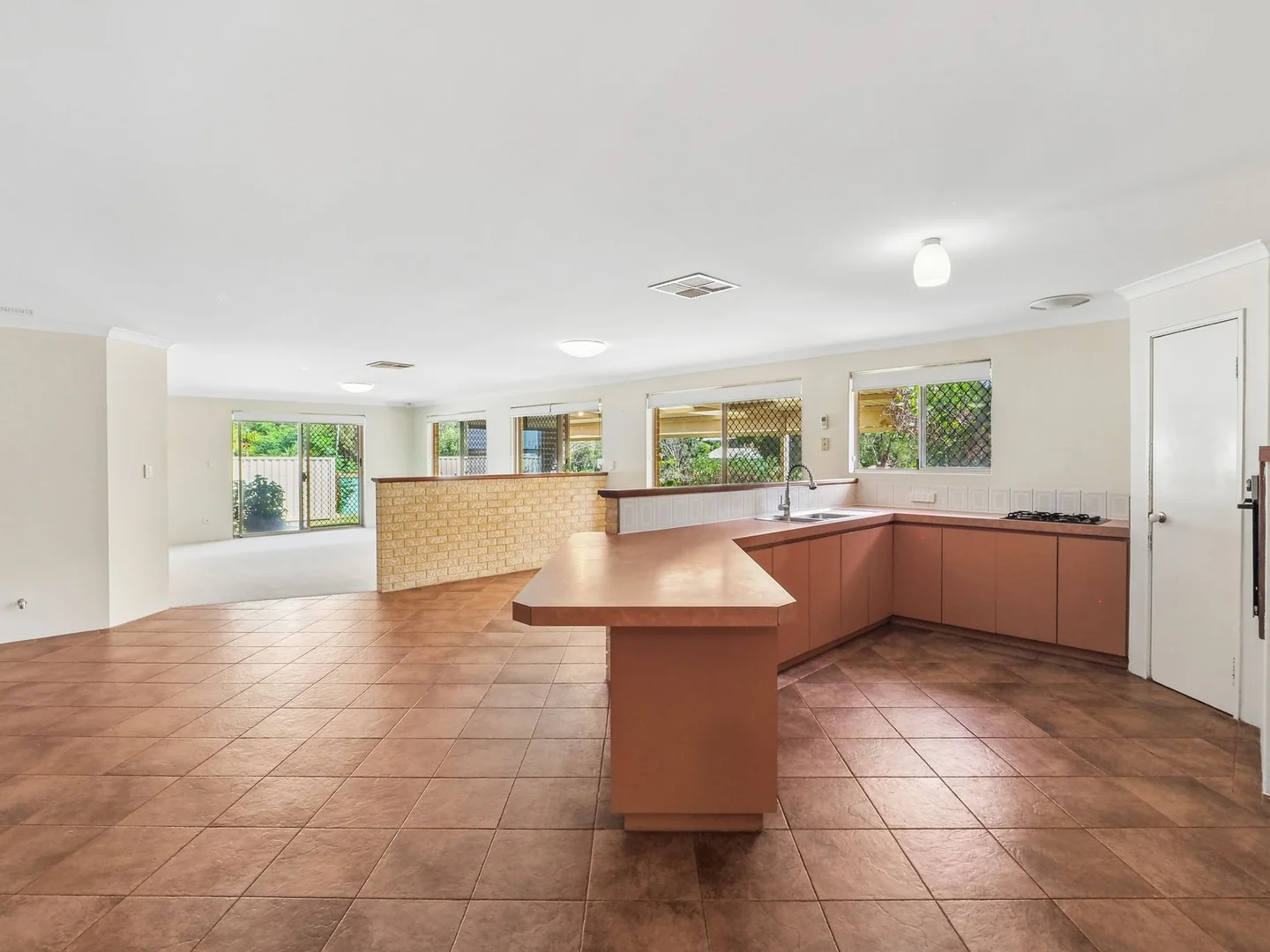 Additional image 8 of 39 Holmesdale Road, Woodbridge WA 6056