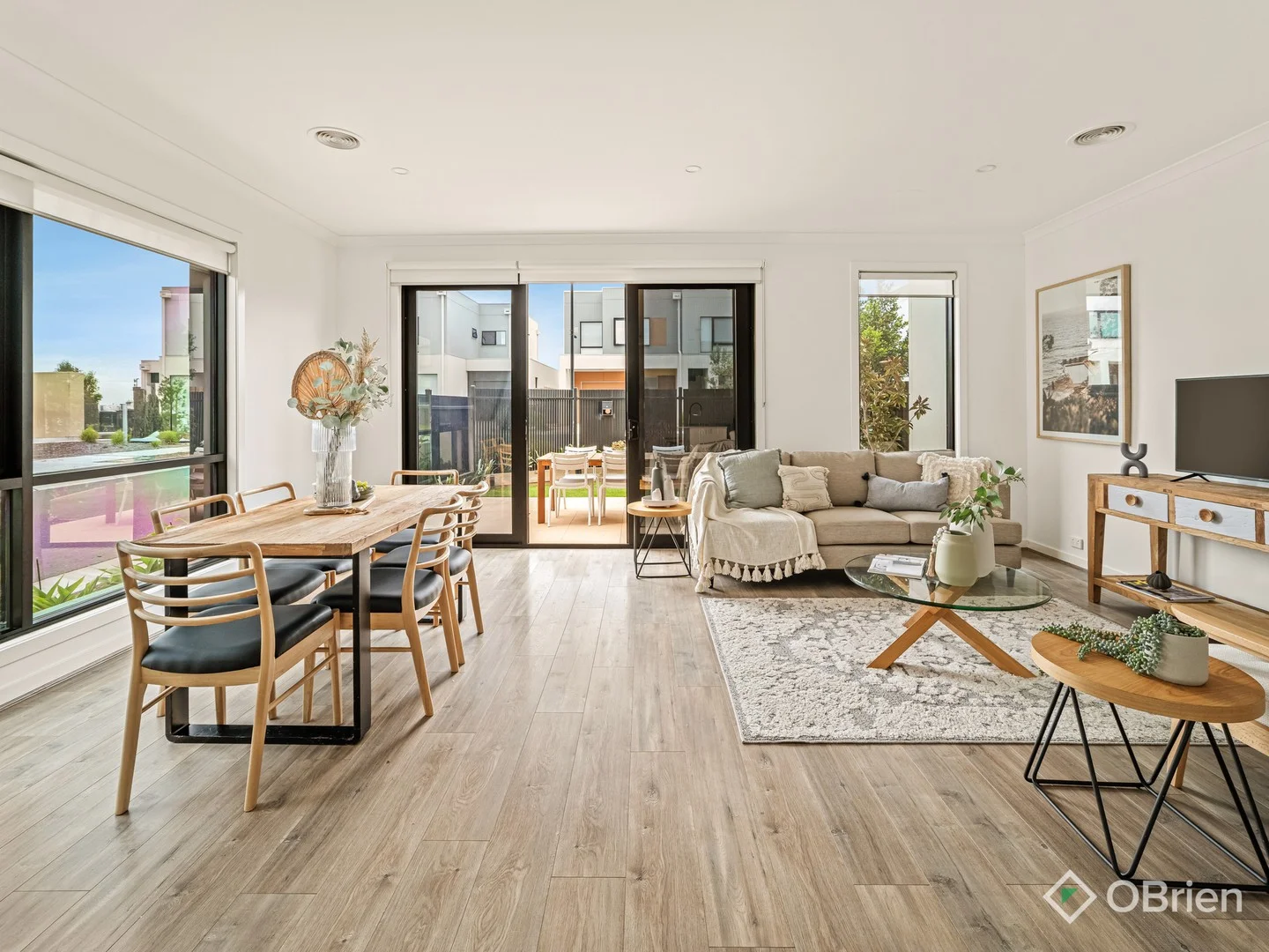 4 Surfers Crescent, Carrum Downs VIC 3201