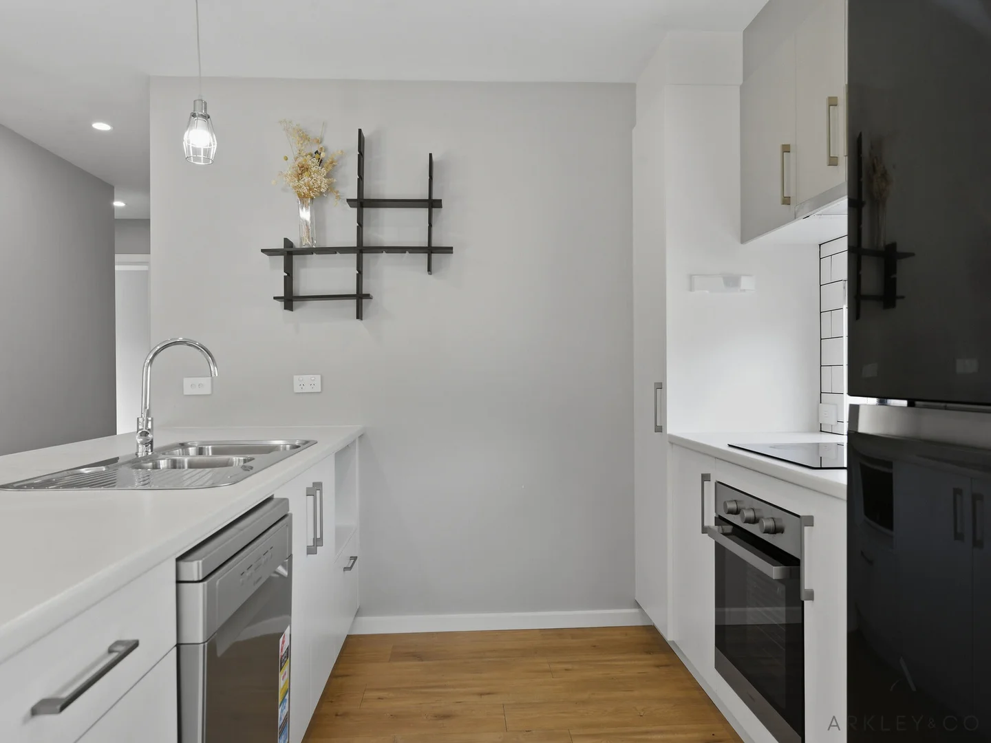 Additional image 8 of 1/170 Flagstaff Gully Road, Lindisfarne TAS 7015