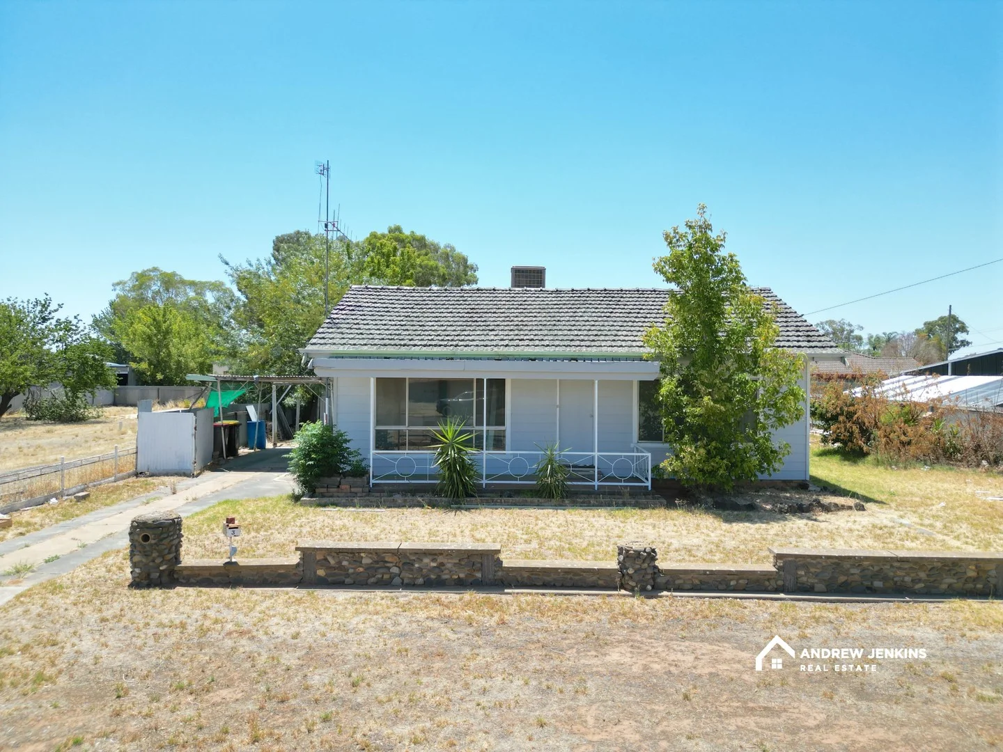 3 Wollamai St, Finley NSW 2713