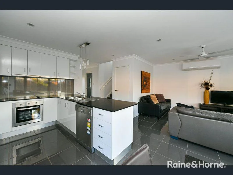 2/1 AGNES STREET, South Gladstone QLD 4680