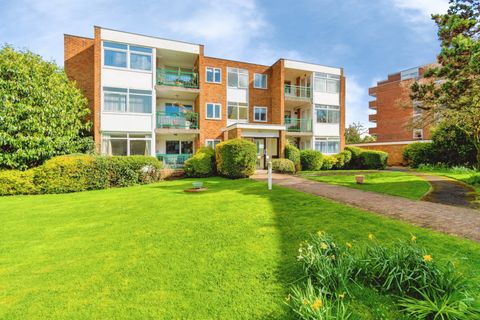 Vermont Close, Bassett, Southampton, Hampshire SO16