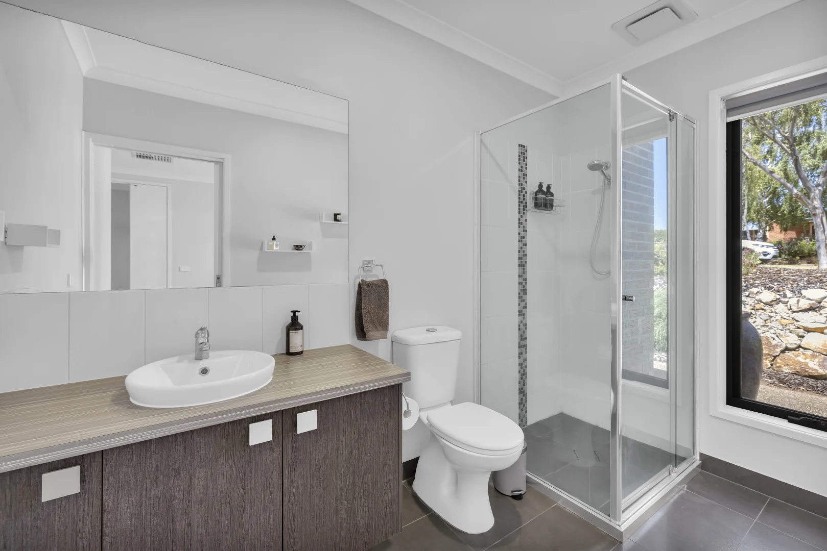 Additional image 7 of 5 Warwick Way, Drouin VIC 3818