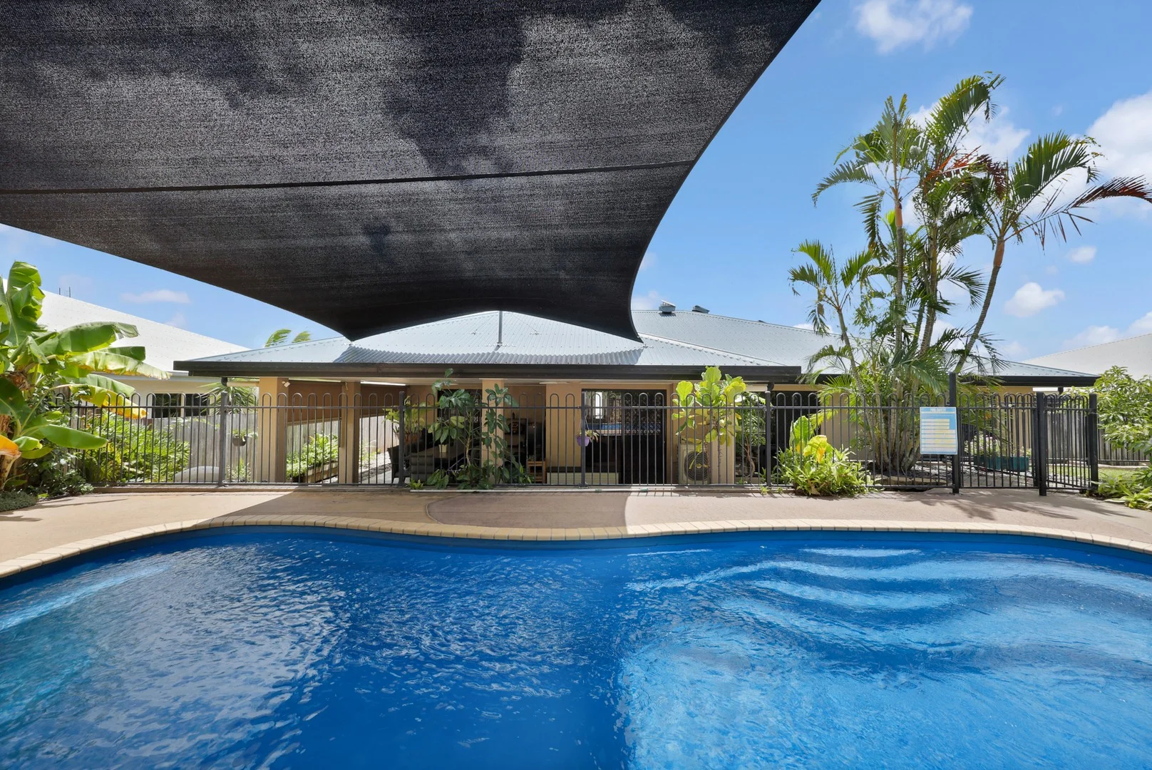 5 Gillies Court, Rural View QLD 4740