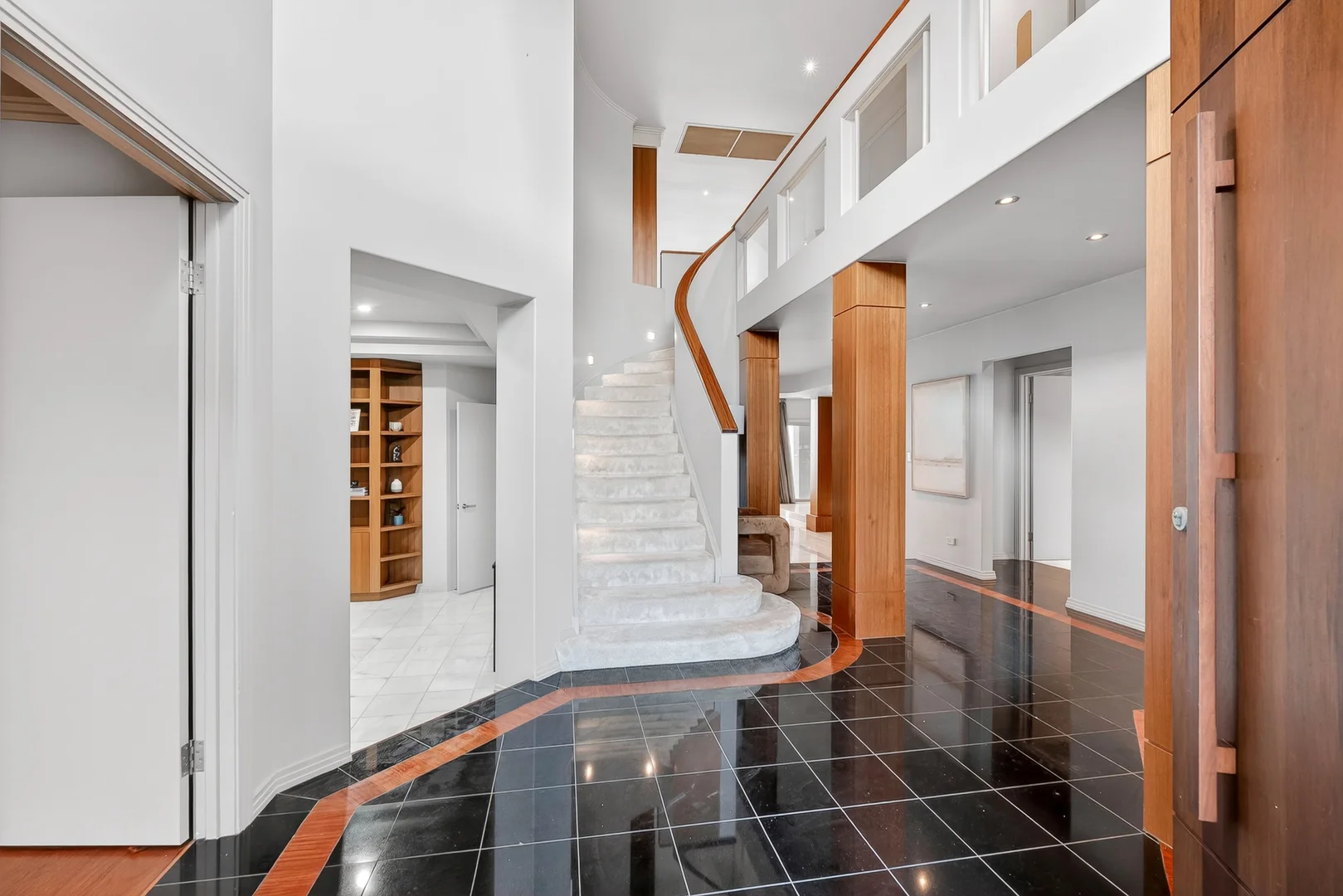 Additional image 3 of 12 San Simeon Drive, Clear Island Waters QLD 4226