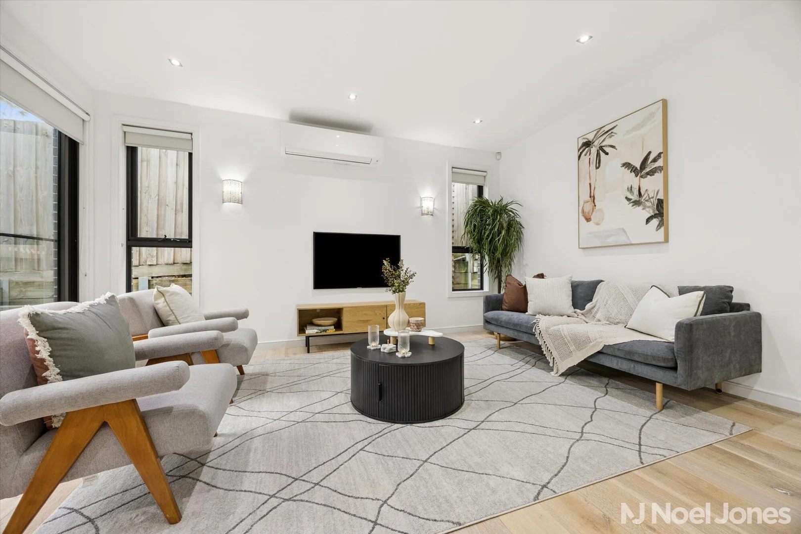 Additional image 3 of 2/17 St Clems Road, Doncaster East VIC 3109