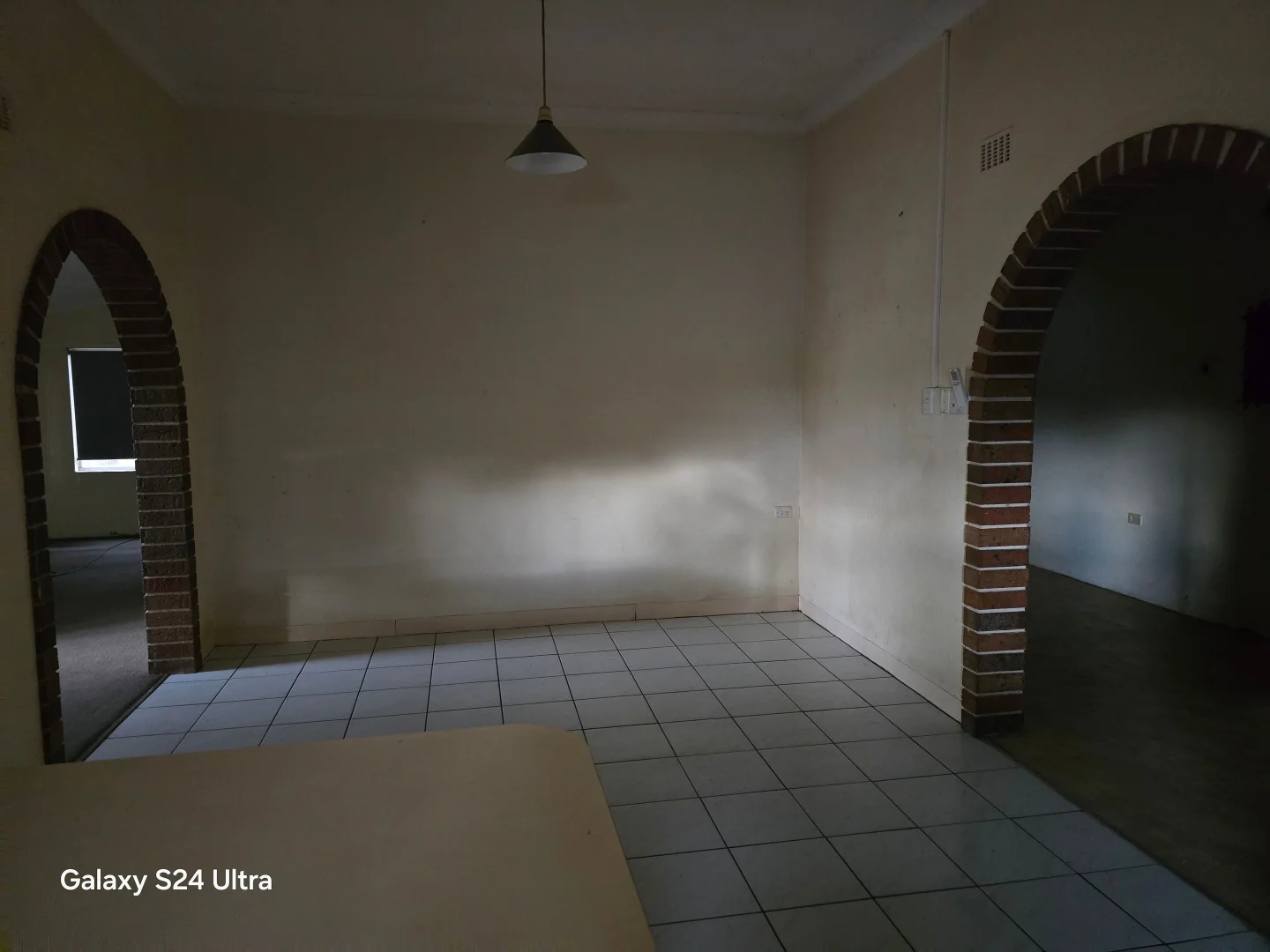 Additional image 3 of East Side NT 0870