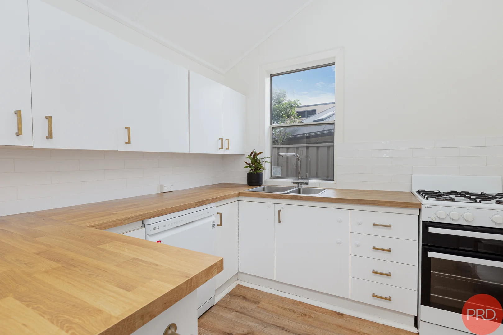 Additional image 4 of 270 Fullerton Street, Stockton NSW 2295