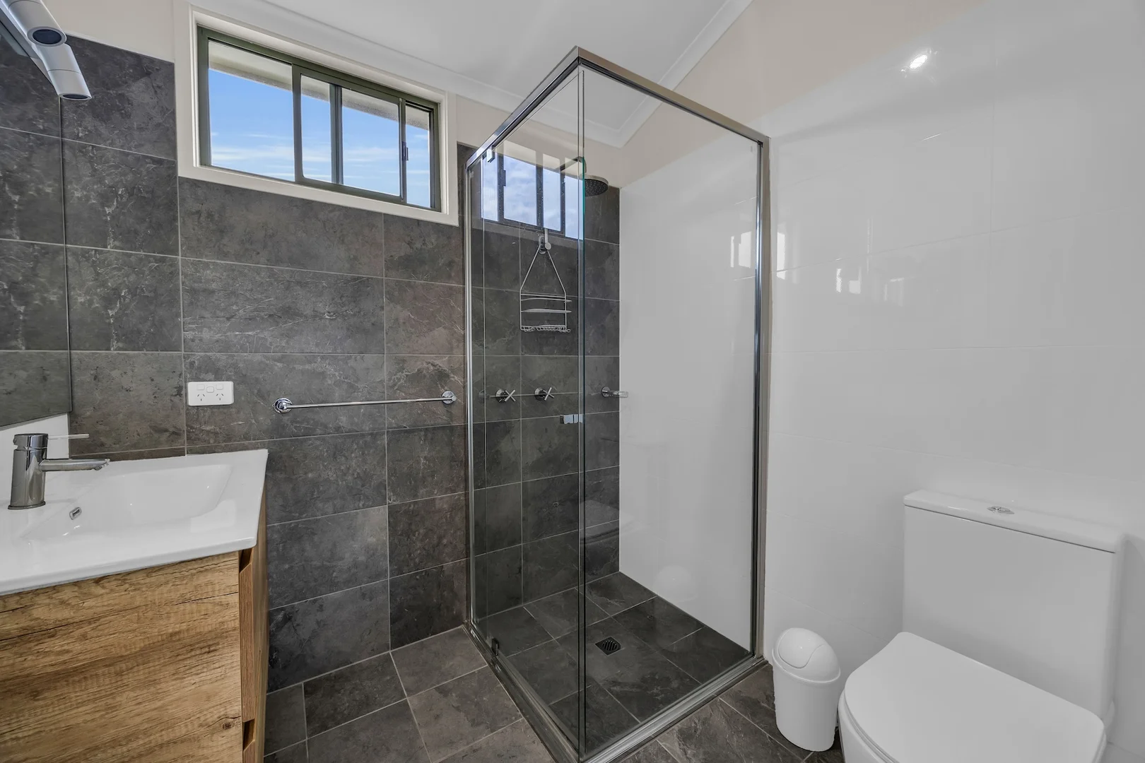 Additional image 7 of 17/10-16 Marine Parade, Merimbula NSW 2548