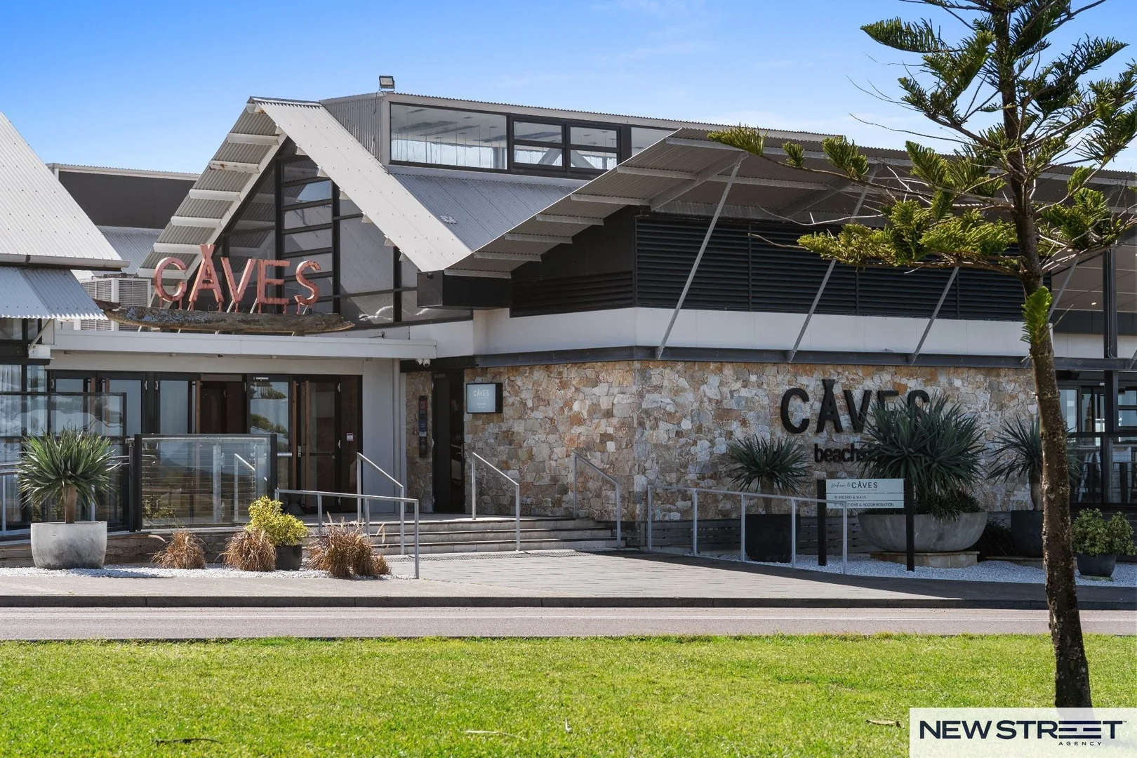 Additional image 33 of 403/1 Mawson Close, Caves Beach NSW 2281