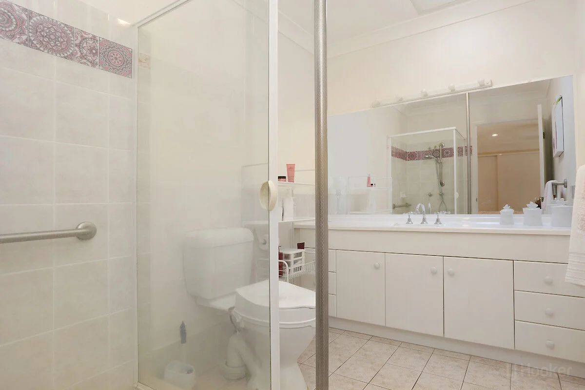 Additional image 19 of 1/27 Eider Avenue, Paradise Point QLD 4216