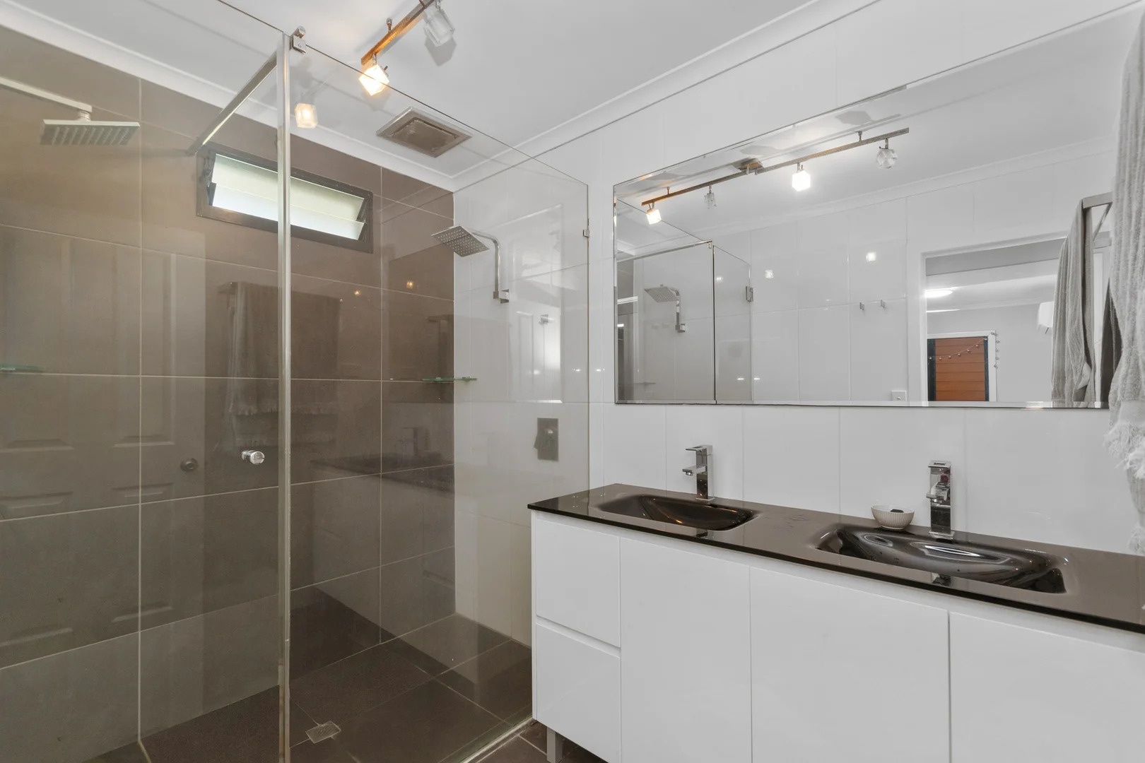 Additional image 11 of 105A Mitchell Street, North Ward QLD 4810