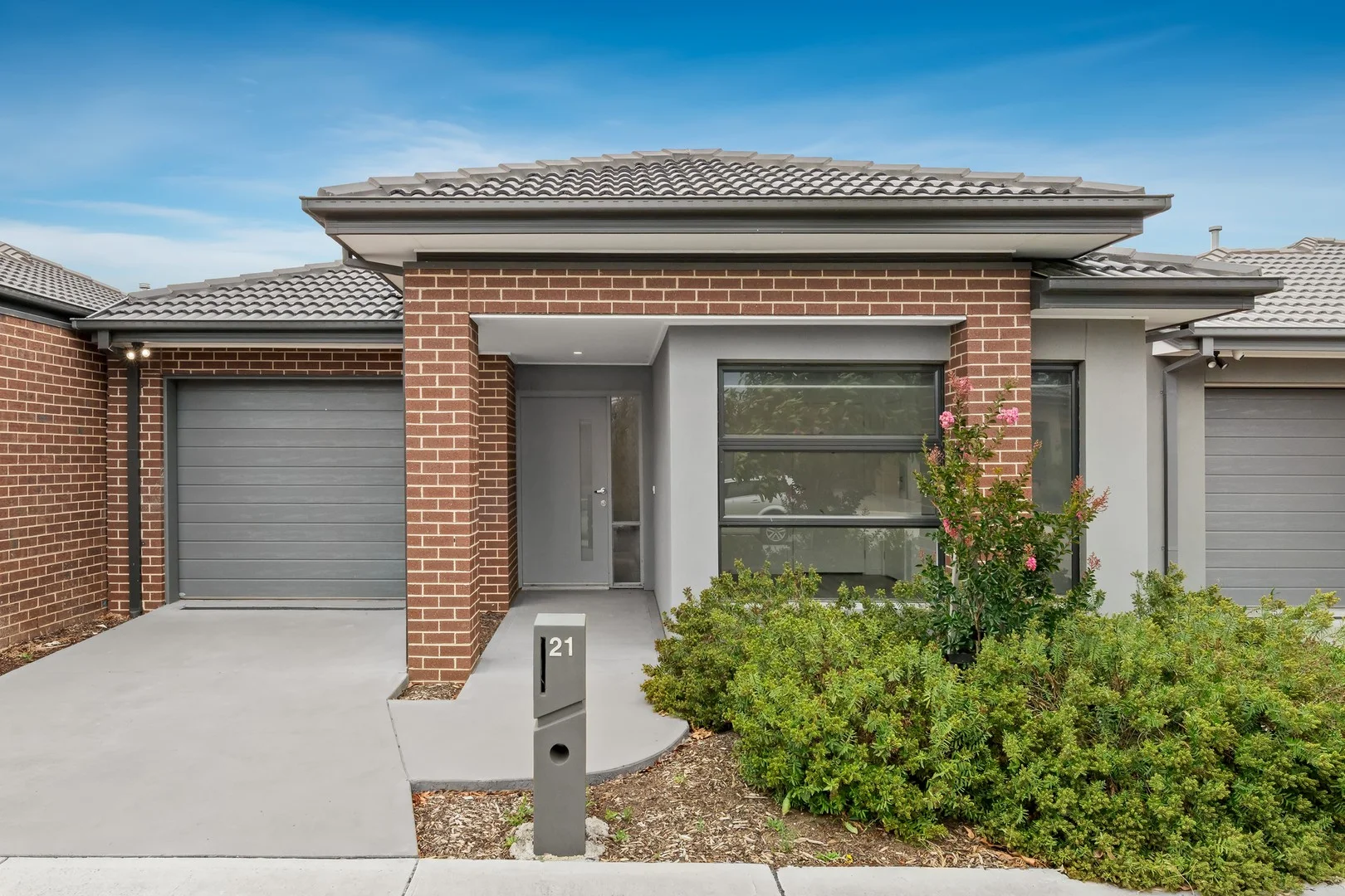 21 Ironstone Street, Cranbourne East VIC 3977