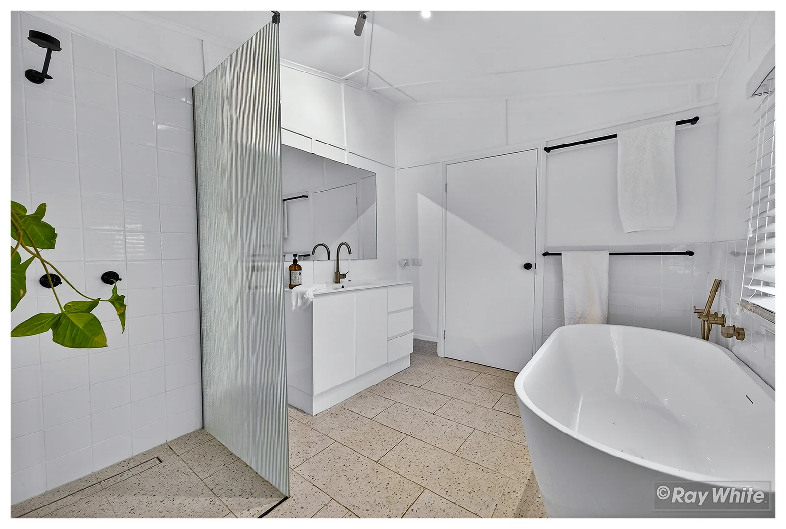 Additional image 20 of 101 Curran Street, Koongal QLD 4701