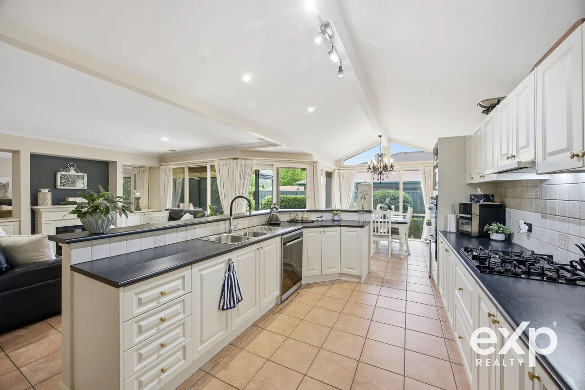 Additional image 10 of 21 Whernside Court, Mooroolbark VIC 3138