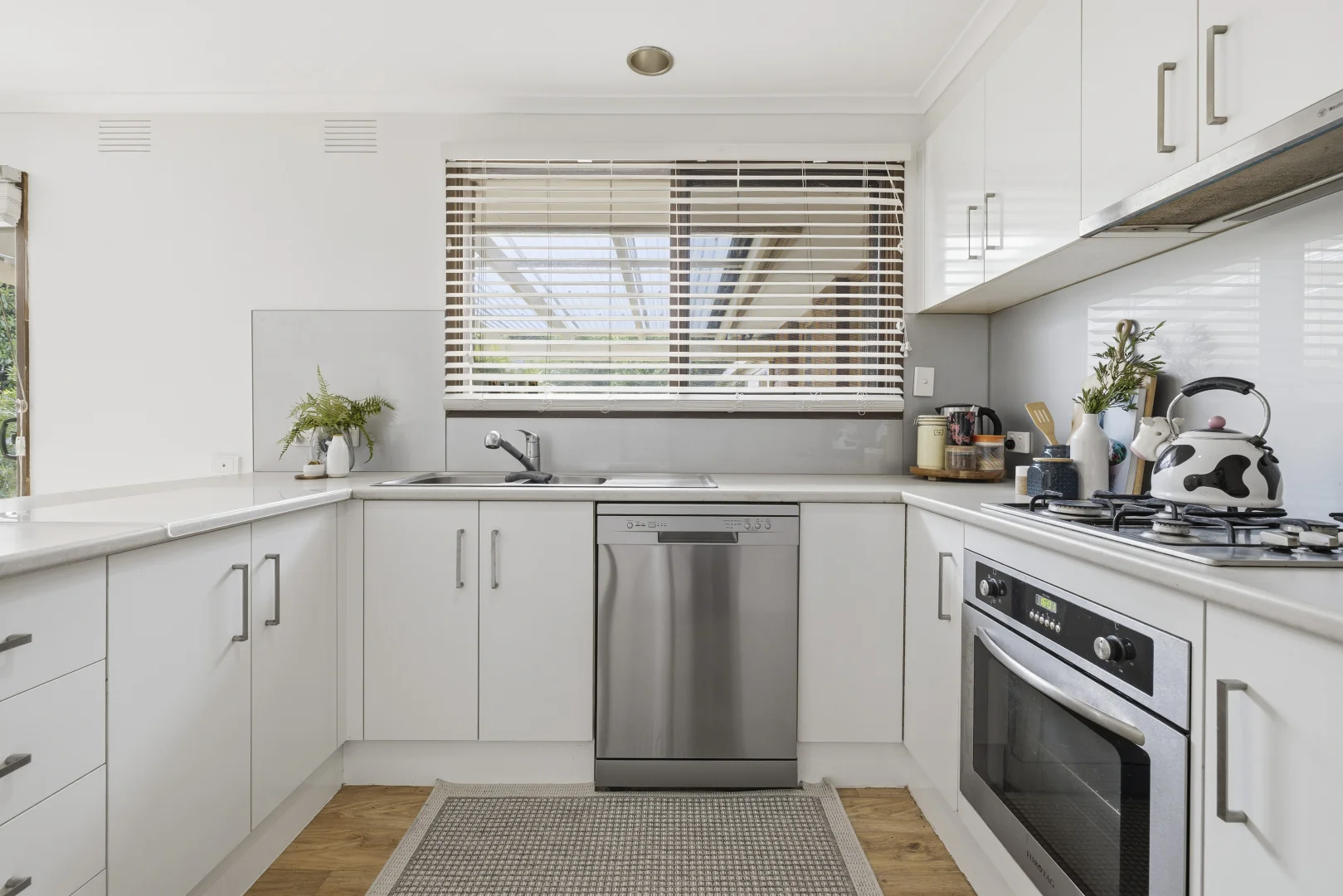 Additional image 6 of 2 El Greco Court, Scoresby VIC 3179