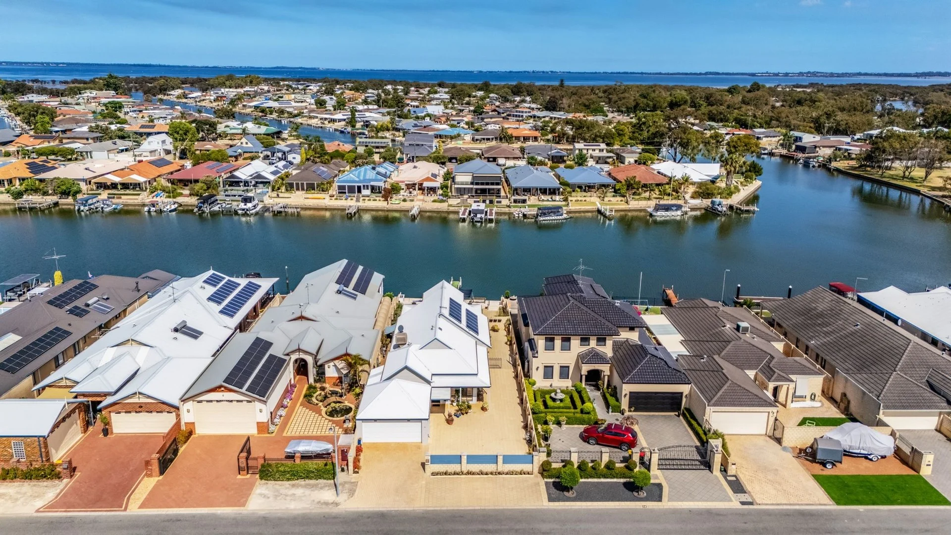 16 Murray Waters Boulevard, South Yunderup WA 6208