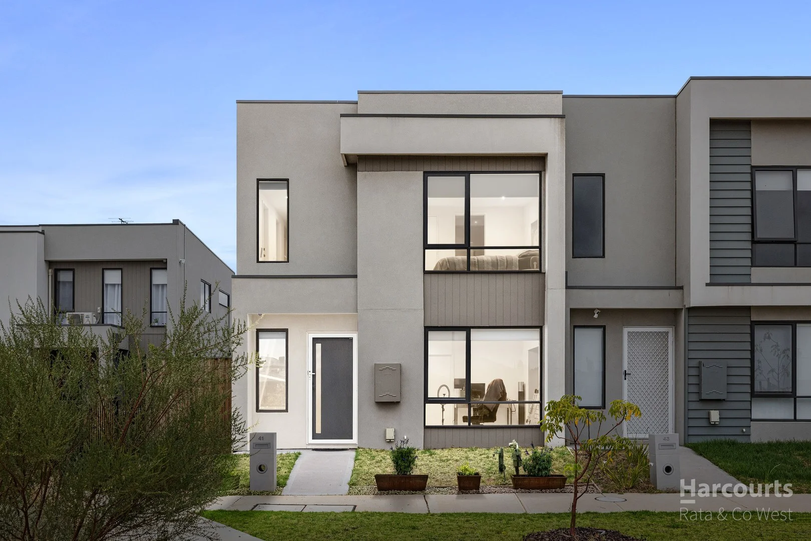 41 Bayview Walk, Thornhill Park VIC 3335