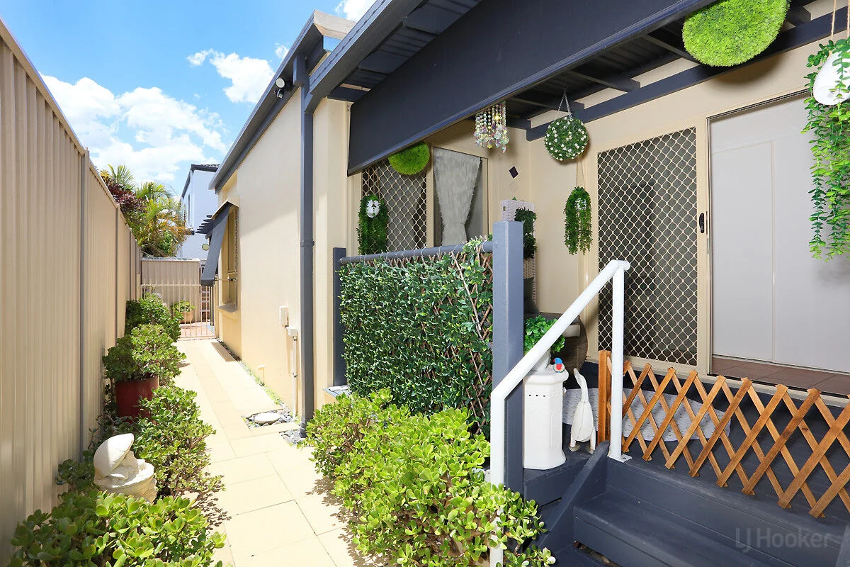 Additional image 42 of 1/27 Eider Avenue, Paradise Point QLD 4216