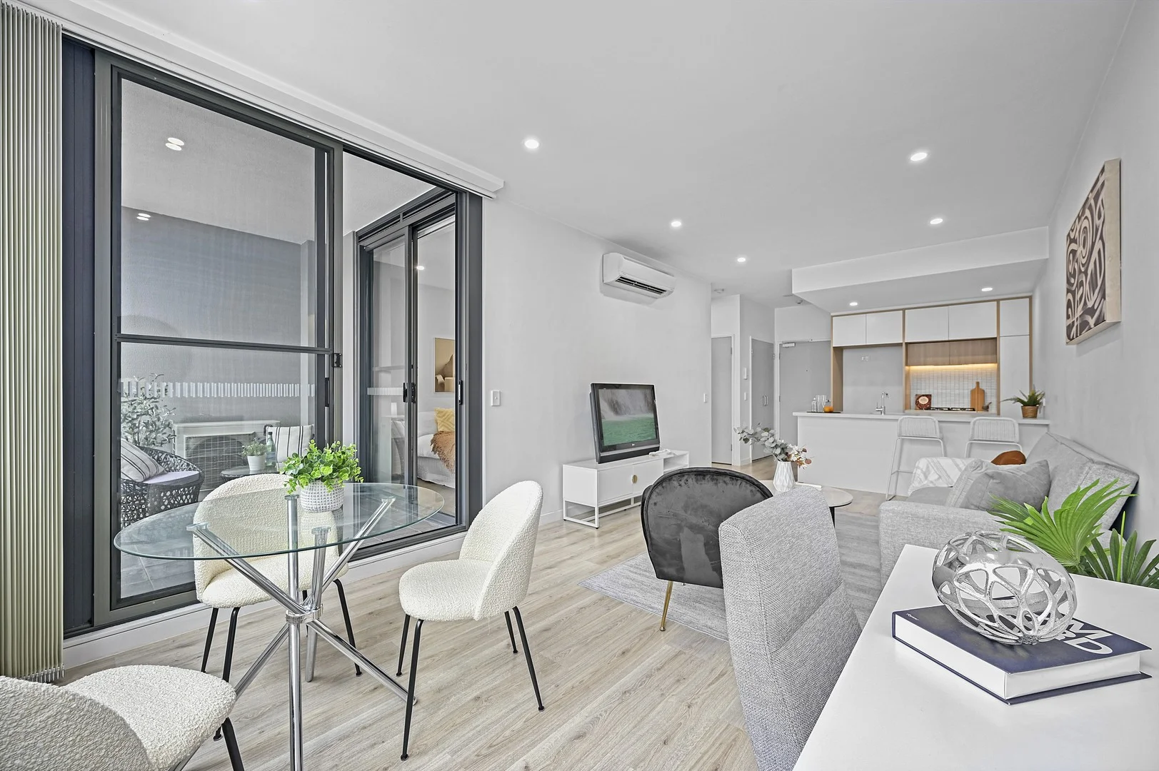 504/81B Lord Sheffield Circuit, Penrith NSW 2750