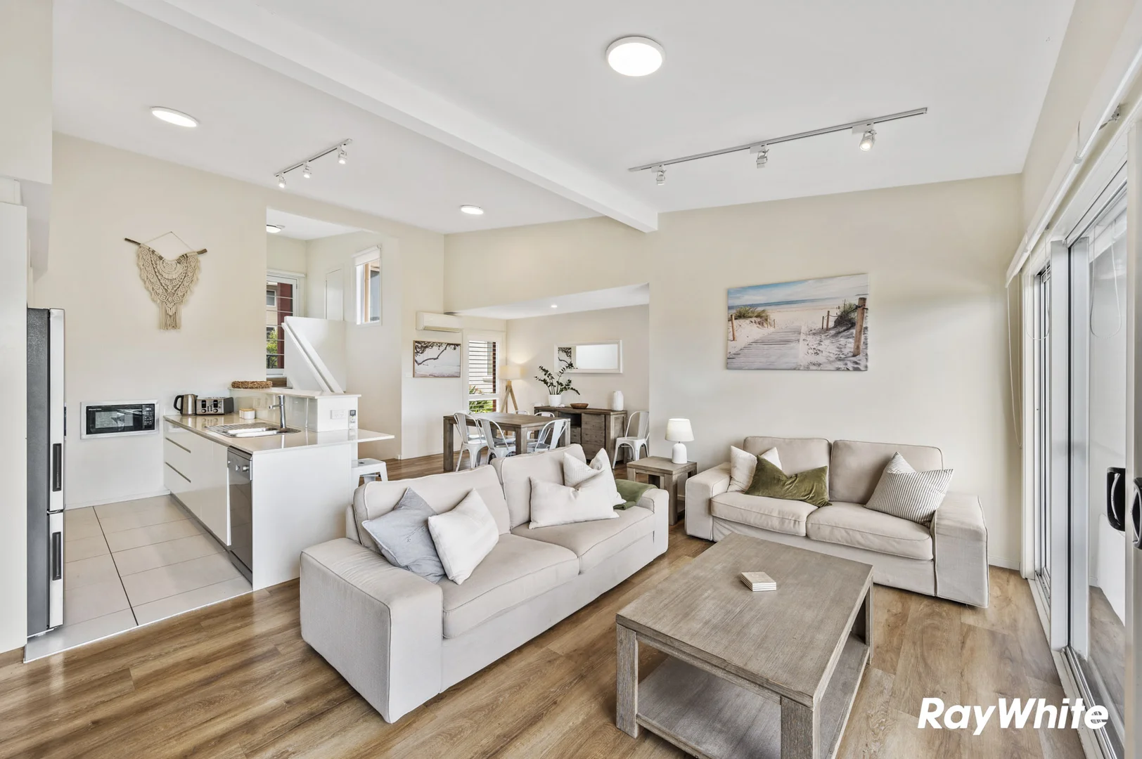 Additional image 5 of 1/19A Bavarde Avenue, Batemans Bay NSW 2536