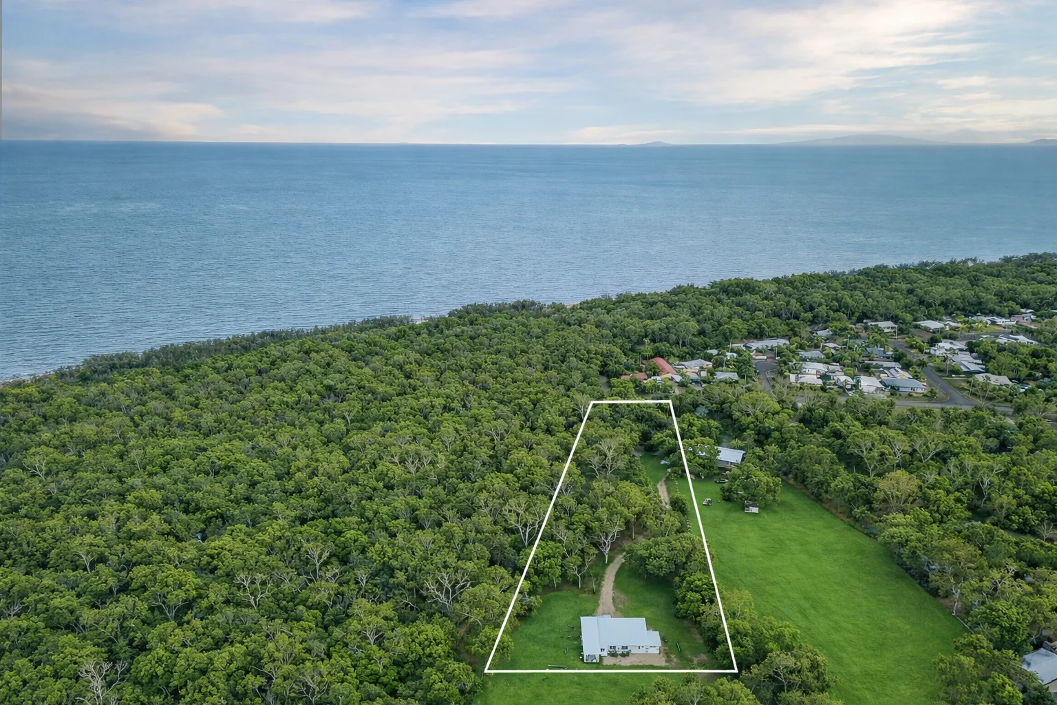 Additional image 2 of 295 Ocean Parade, Balgal Beach QLD 4816