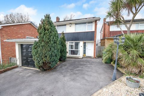 Broadwater Road, Townhill SO18