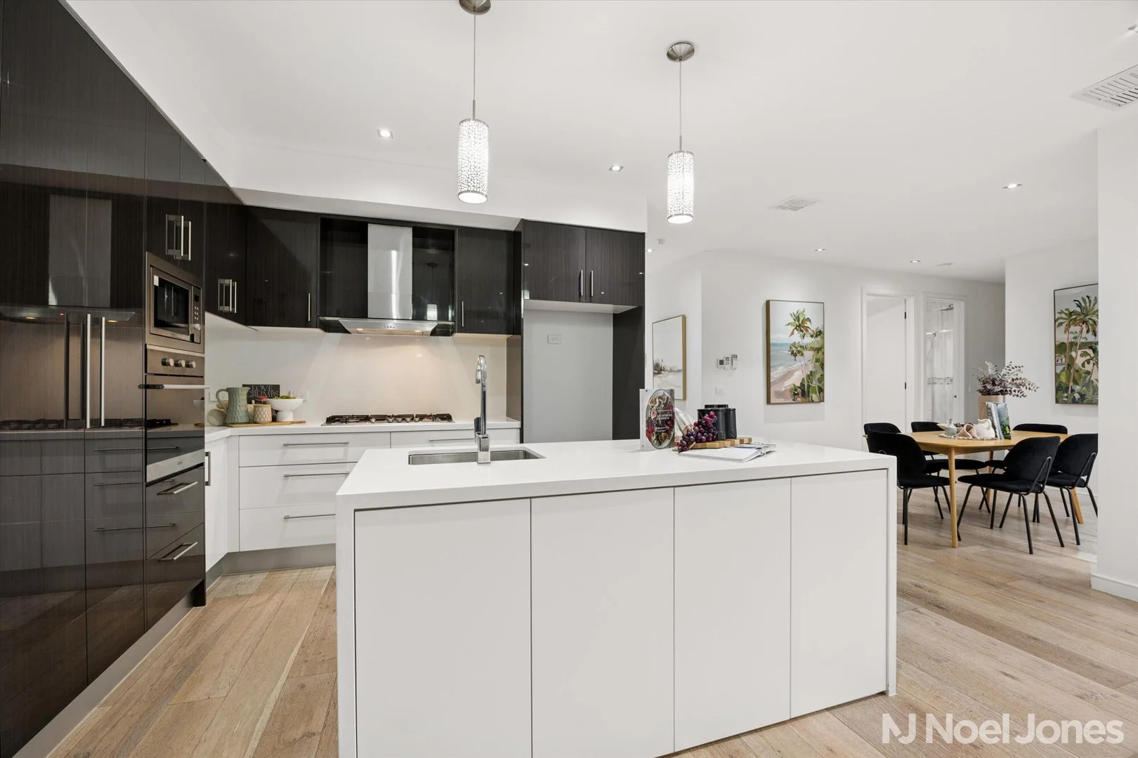 Additional image 4 of 2/17 St Clems Road, Doncaster East VIC 3109