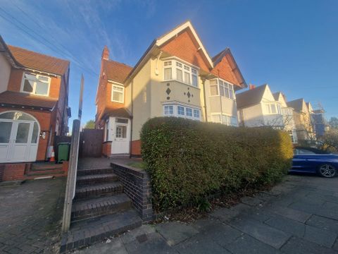 A Stoughton Drive North, Leicester LE5