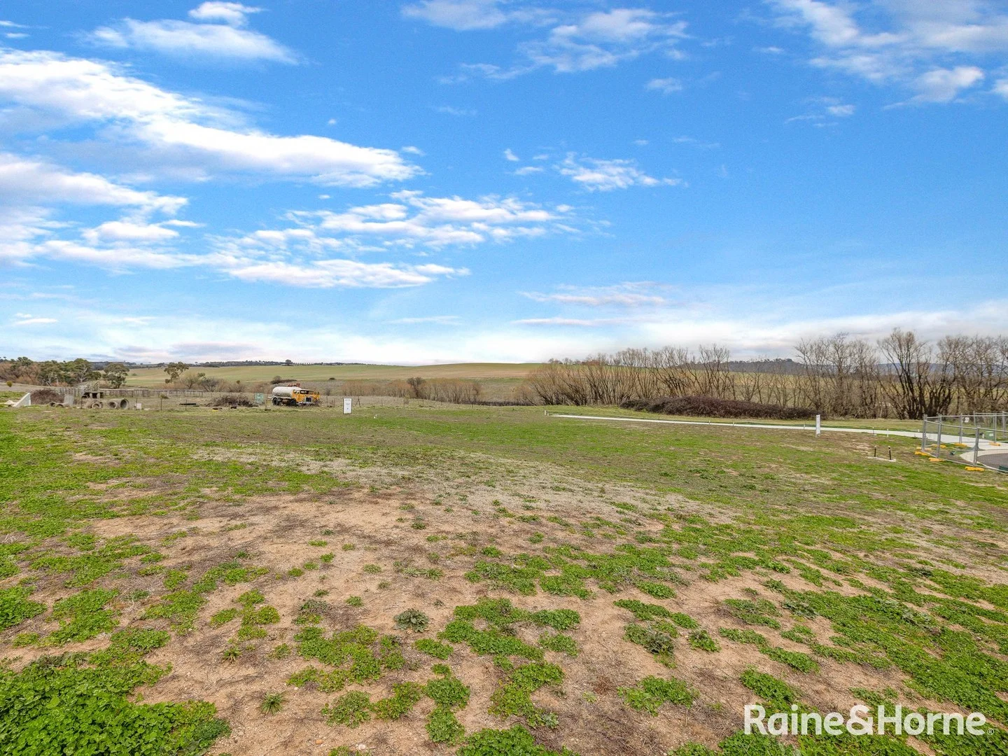 25 Campbell Close, Llanarth NSW 2795