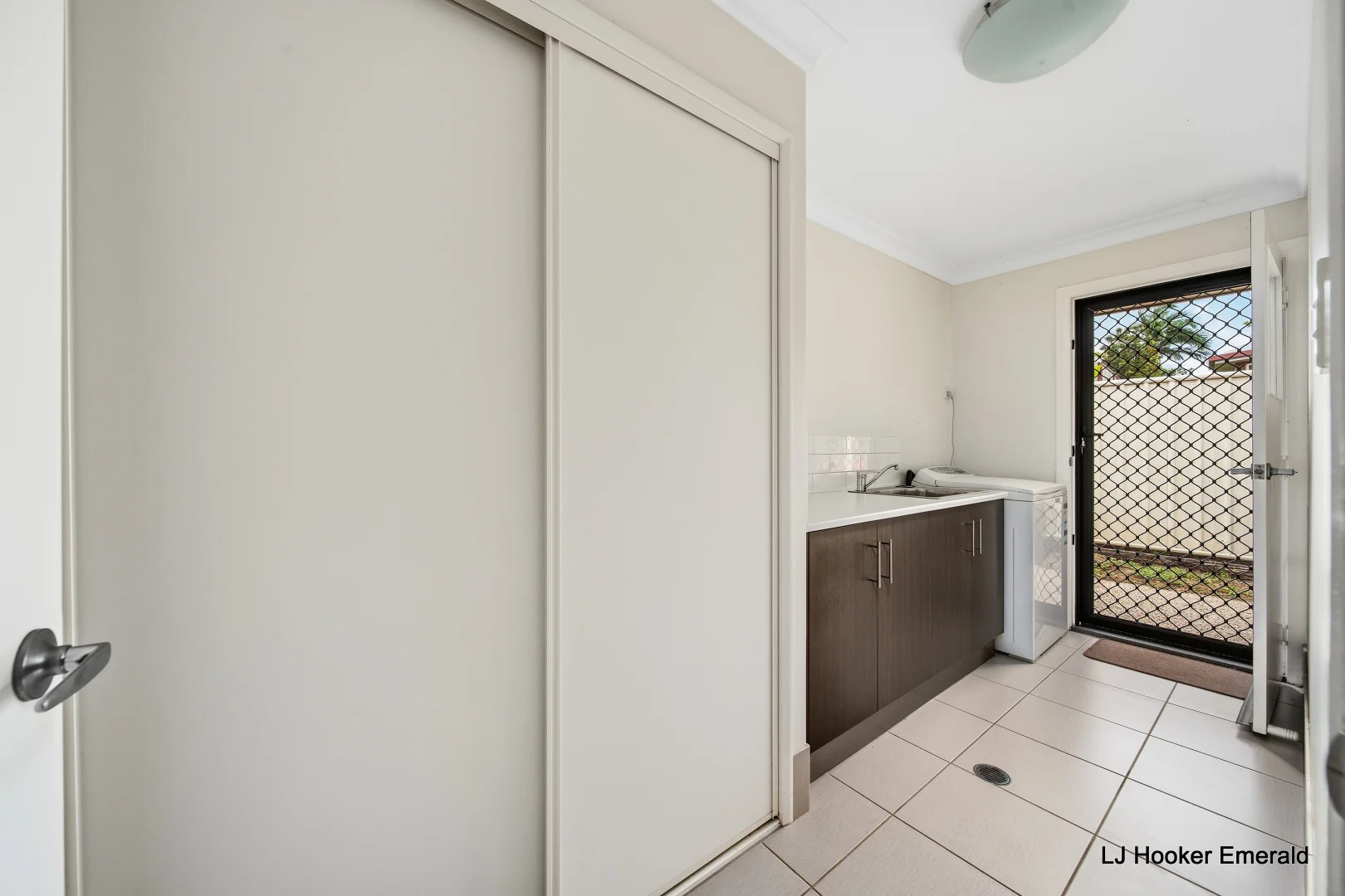 Additional image 16 of 1/38 Berthun Street, Emerald QLD 4720