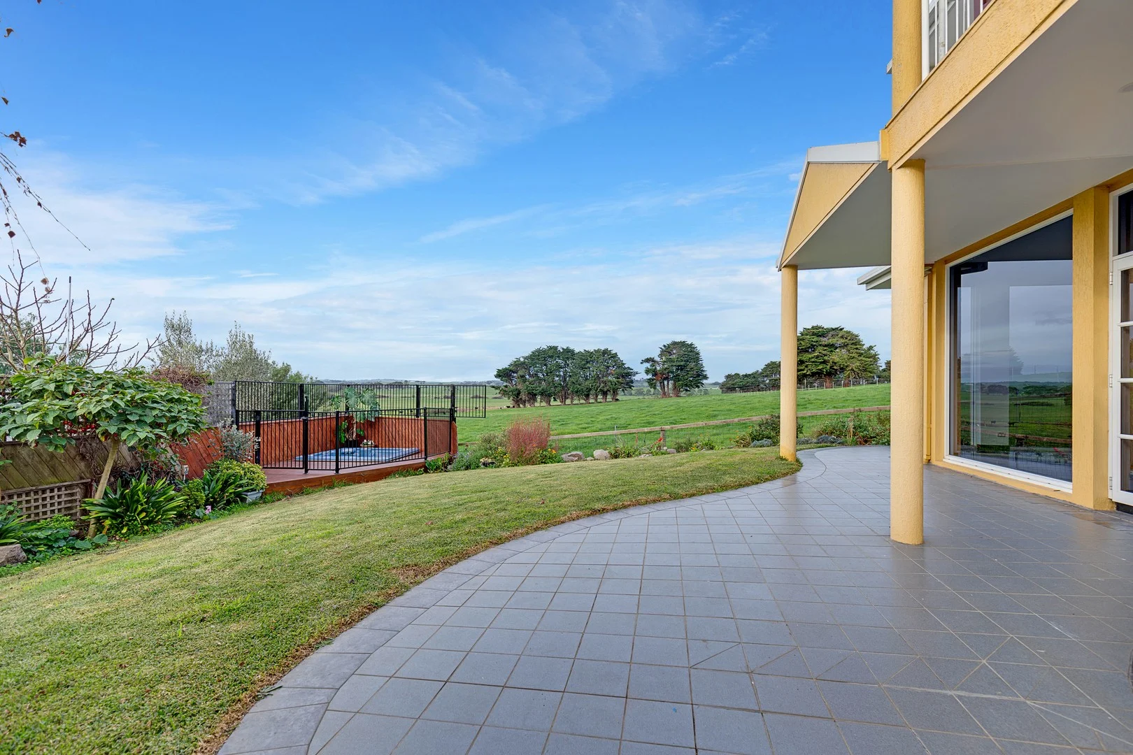 8 Scarlett Close, Leongatha VIC 3953