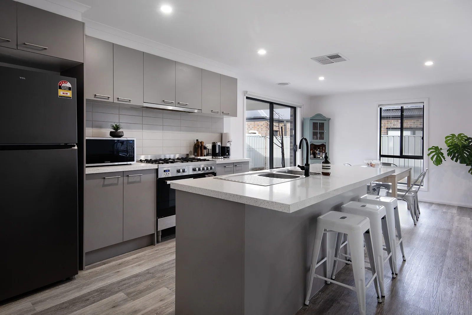 Additional image 2 of 10 Elstead Drive, Strathdale VIC 3550