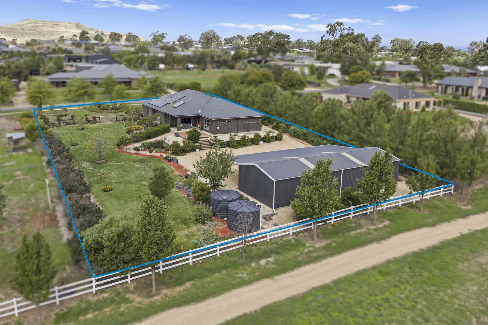 13 Oaksford Drive, Mansfield VIC 3722