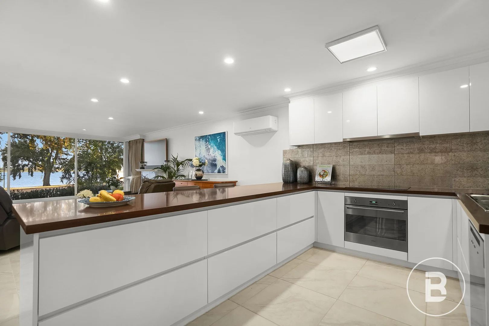 Additional image 5 of 121 Wendouree Parade, Lake Wendouree VIC 3350