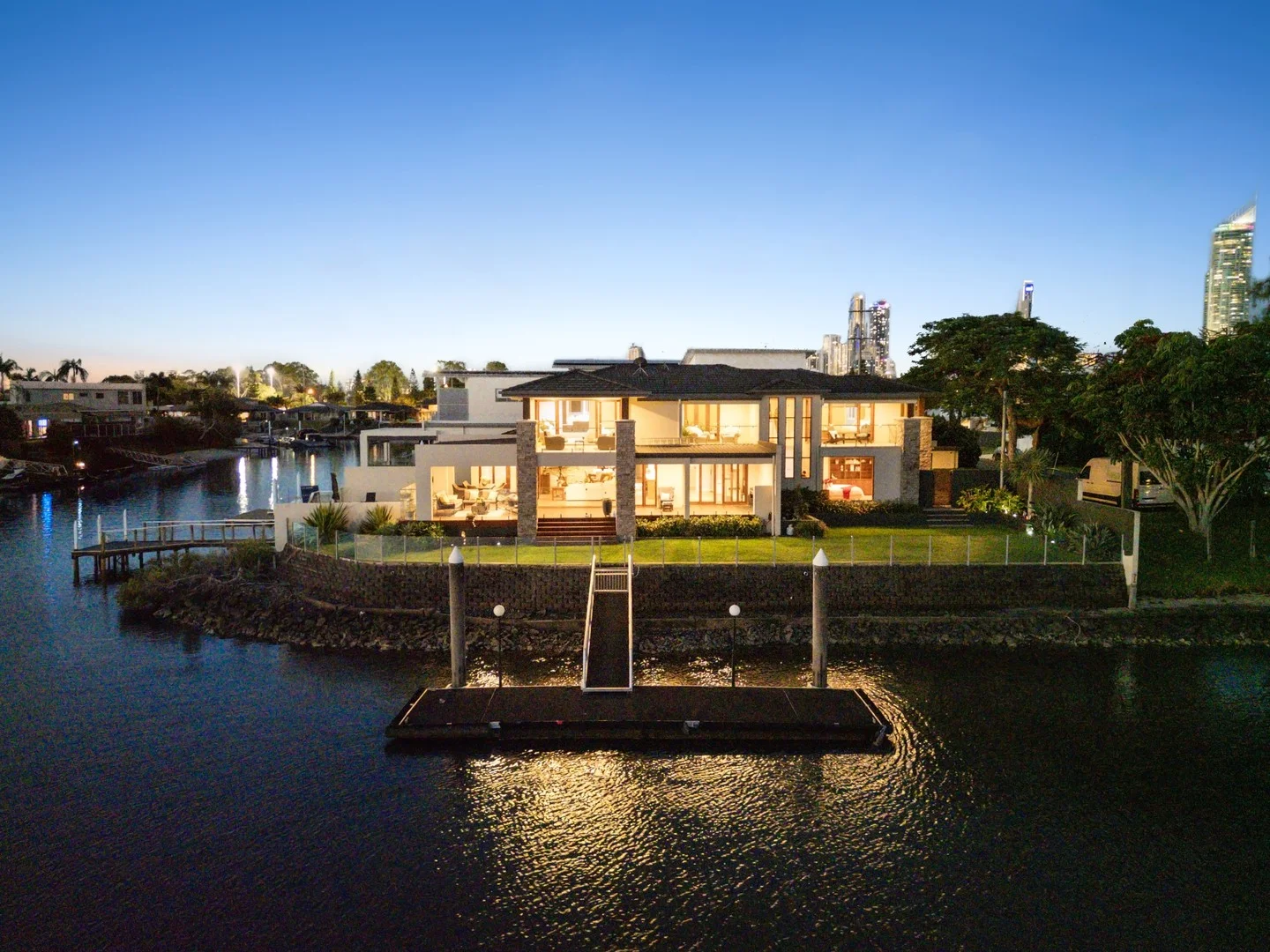 23 Etna Street, Isle Of Capri QLD 4217