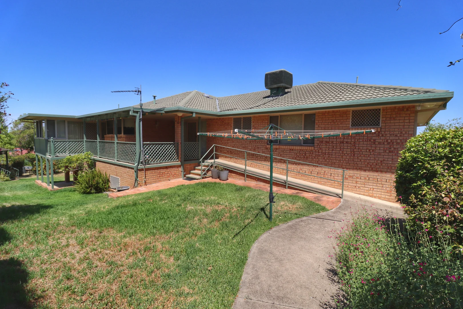 Additional image 17 of 8 Grevillea Close, Cowra NSW 2794
