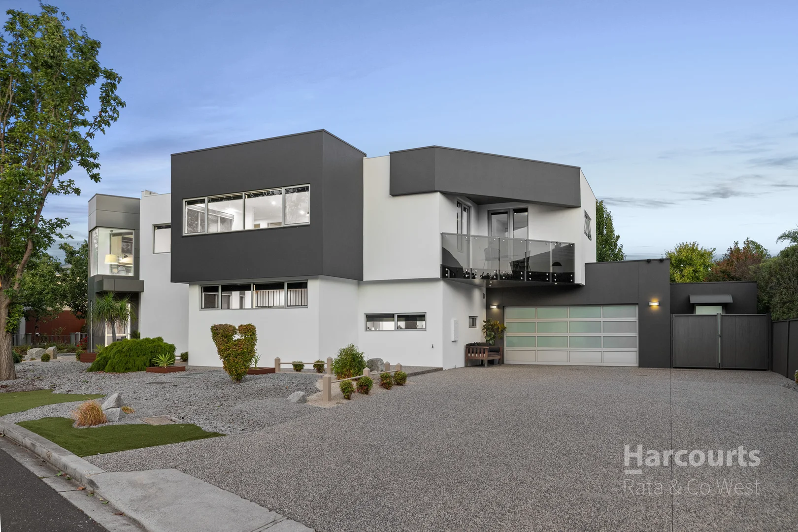 7 Kensington Street, Caroline Springs VIC 3023