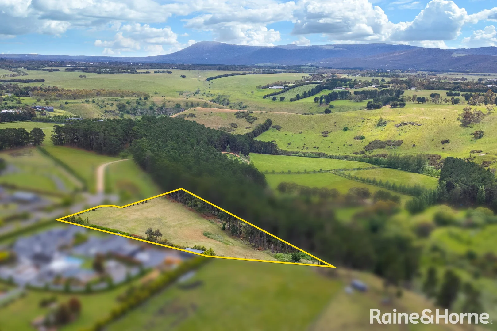 Additional image 10 of 10 Misty View Court, Gisborne VIC 3437
