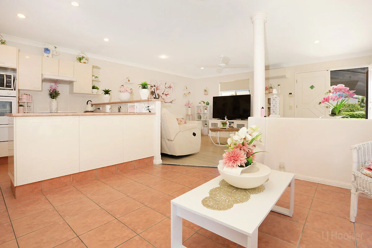 Additional image 7 of 1/27 Eider Avenue, Paradise Point QLD 4216