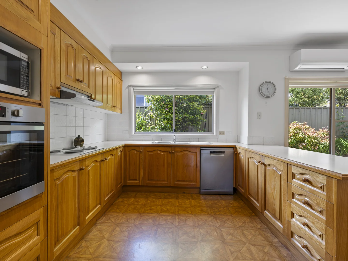 Additional image 7 of 3 Somerset Crescent, Mansfield VIC 3722