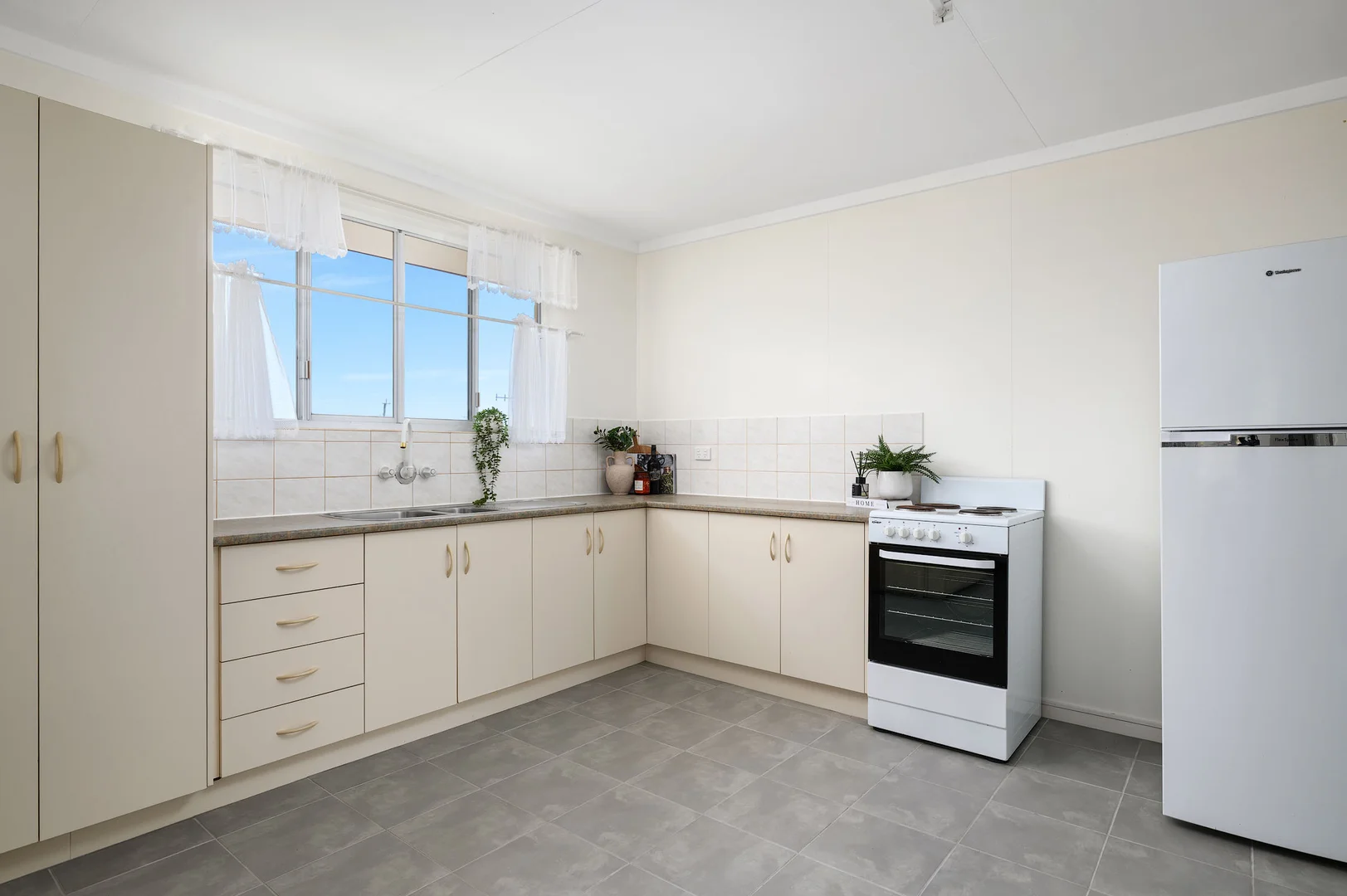 Additional image 2 of 183 Gympie Road, Tin Can Bay QLD 4580